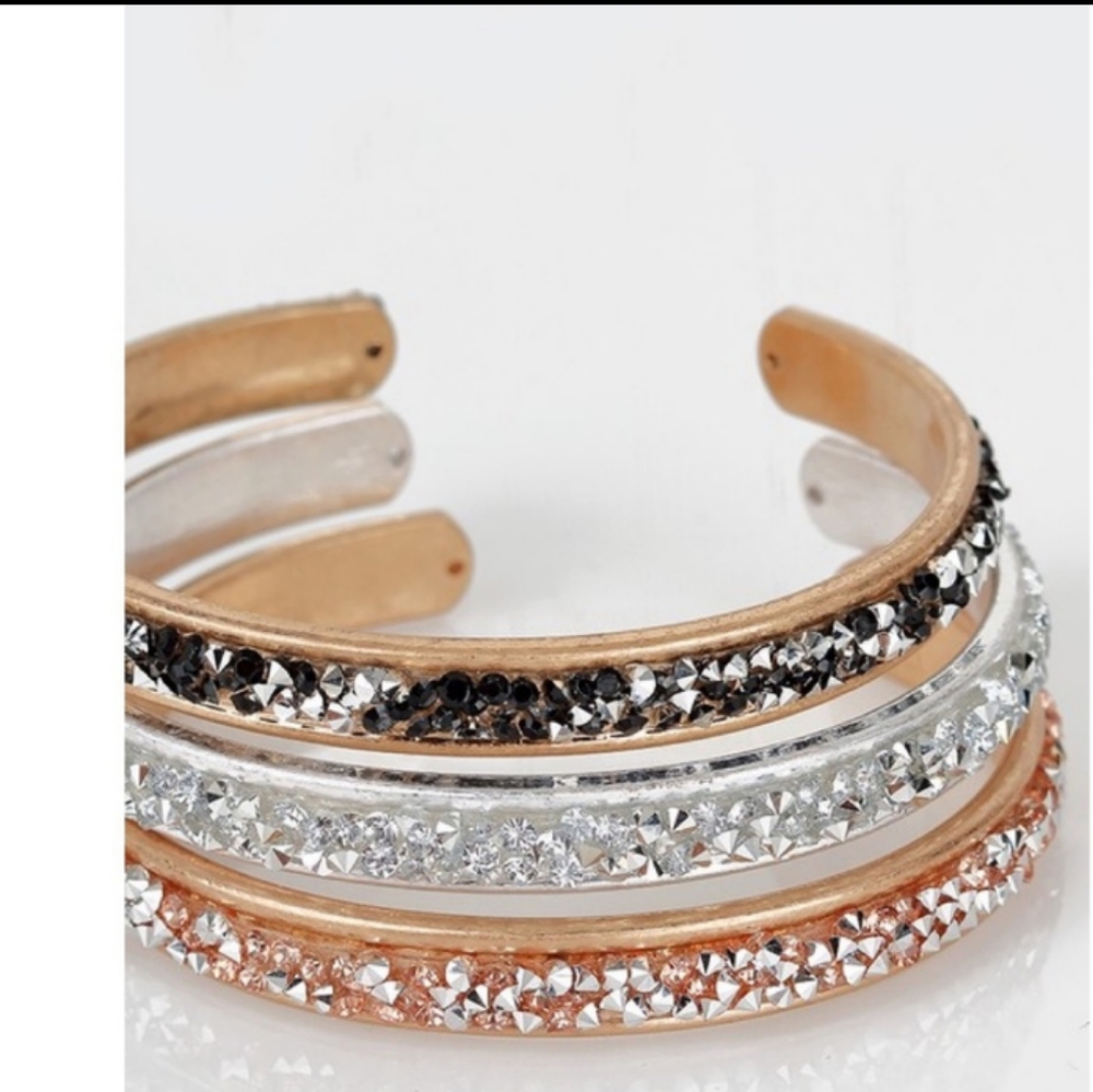 💕⭐☀️Glitter cuff bracelets/ New Boutique!